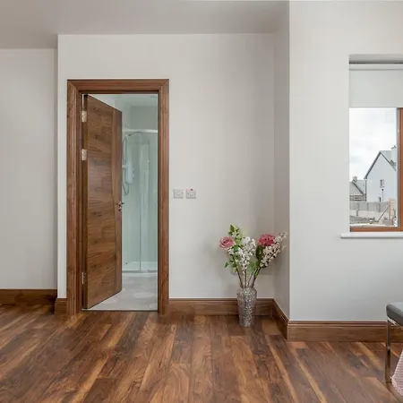 Wonderful Coastal In Town * Dingle