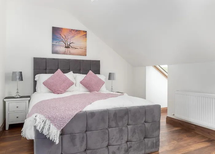 Wonderful Coastal In Town * 丁格尔